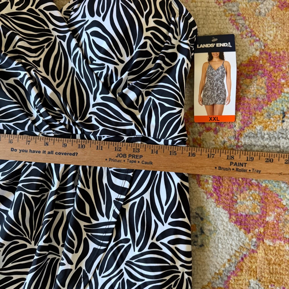 Lands End Women XXL Swim Dress Black White Leaf Print UPF 50 Surplice 1837629 - Picture 3 of 4
